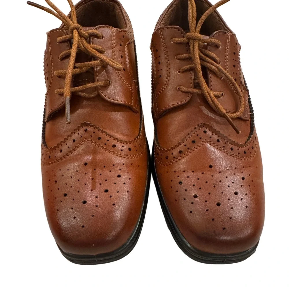 NWT Deer stags brown youth dress shoes